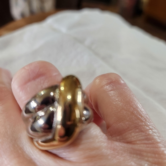 PREMIER DESIGNS GOLD AND SILVER TONE RING - Picture 1 of 3